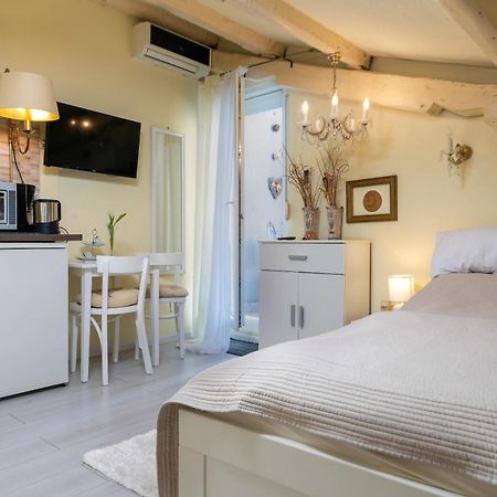 Duplex Apartment Camelia In Charming Old Town Rovinj Exterior foto